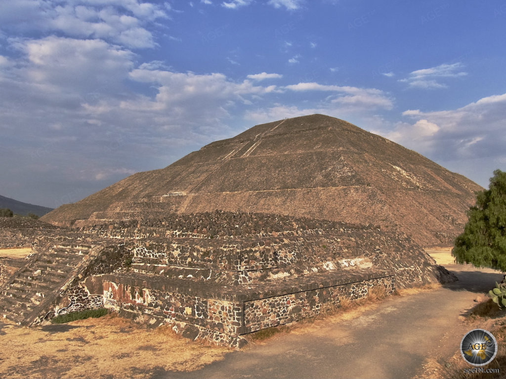 Теотихуаканның көрікті пирамидасы - Мехикодан тыс жерде танымал орын