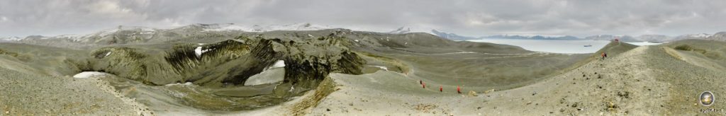Vulkankrater und Landschaft von Deception Island Süd-Shetland-Inseln - Sea Spirit Antarktis Reise