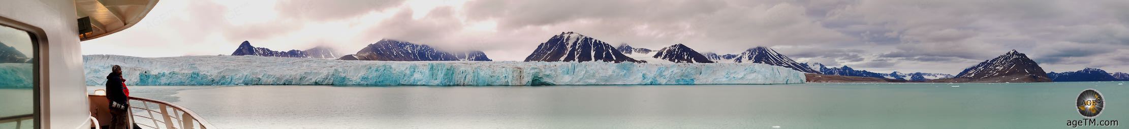 Panoramic glacier cruise Sea Spirit - Spitsbergen Glacier cruise - Lilliehöökfjorden Svalbard Expedition Cruise